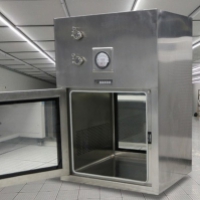 Laminar flow transfer window